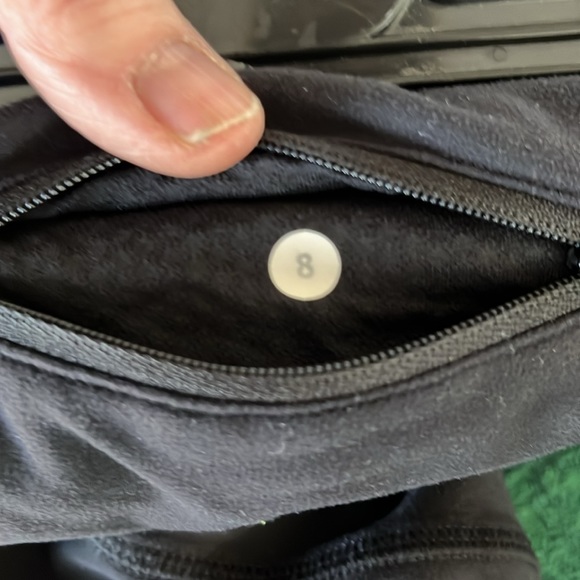 VGUC Lululemon running pant - Picture 11 of 11